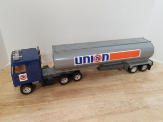 Union 76 Tanker Toy Truck, 18 in