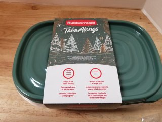 New Rubbermaid TakeAlongs Container