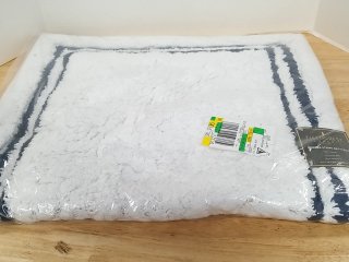 New White Bath Mat