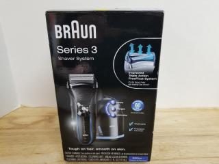 Braun series 3 shaver, appears to have never been used 