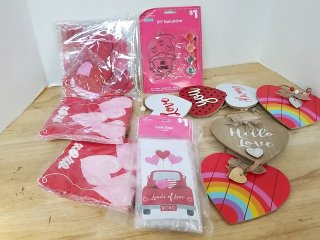 New Valentine\'s Day Decor Assortment