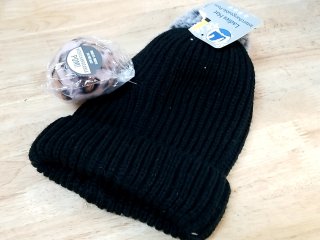 New Black Pom-Pom Beanie