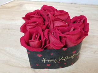 New Valentine\'s Artificial Roses
