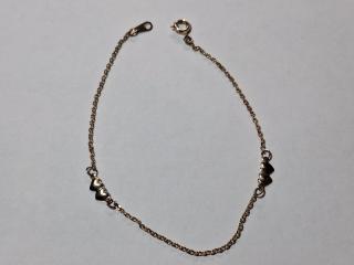 Heart themed 7 inch bracelet,  gold toned 