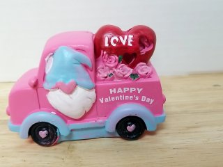 New Valentine's Gnome light up truck approx 5 inch 
