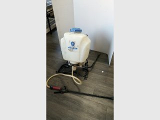Solo Backpack Sprayer 4 gallon tank