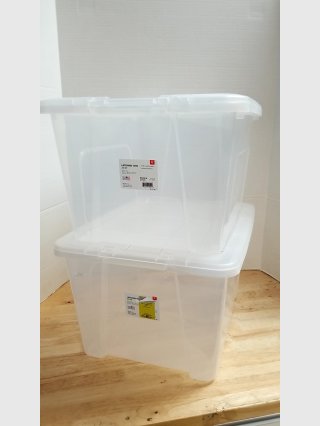 2 new 32 qt totes, lids, some cosmetic damage