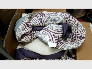7 PC Patterned Bedding set, King, like new