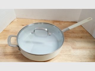 White Skillet with Glass Lid