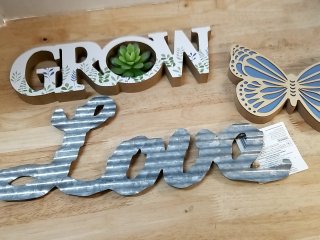 New Grow Love Decor Set