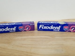 New Fixodent Plus Gum Care (2 Tubes)