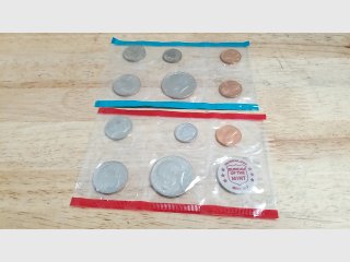 1971 P and D Mint sets