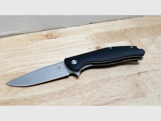 Black Folding Knife, approx 7.5 inch total length 