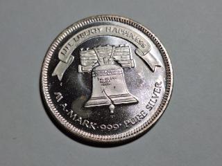1 troy ounce .999 silver round