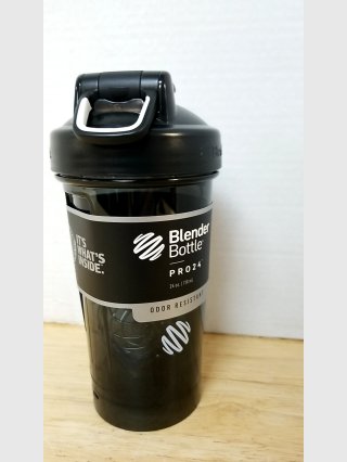 Blender Bottle Pro 24 Shaker