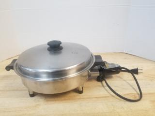 Saladmaster skillet, works, approx 10.5 inch diameter 
