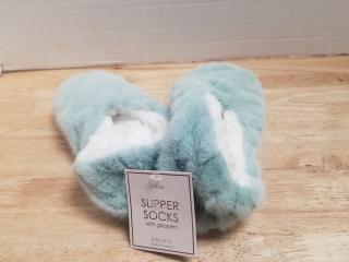 New slipper socks size s/m 5-7