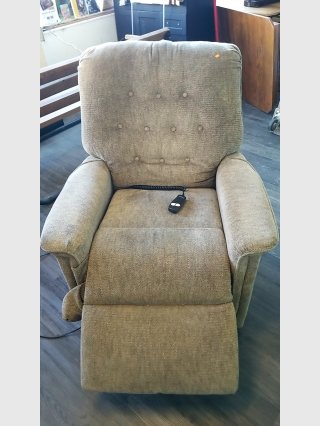 Beige Power Recliner Chair, works, bring help to load 