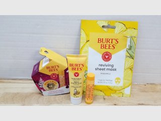 New Burt\'s Bees Pineapple Skincare Set