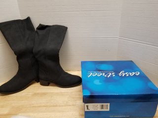New womens easy street boots, size 9.5