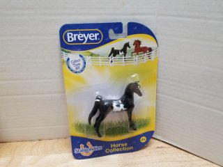 Breyer horse approx 3 by 3 inch