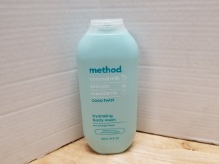 New hydrating body wash 18 oz
