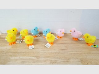 Assorted wind up hopping chicks 