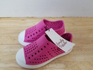 New kids shoes size 9/10T