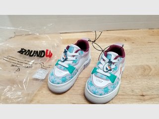 New Frozen themed toddler sneakers size 5