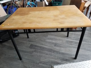 Table approx 46 by 32 by 30 inch 
