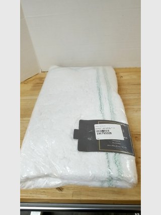 New bath rug 40 by 24 inches 