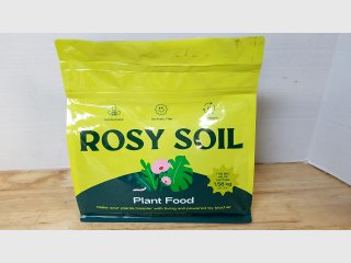Rosy Soil Plant Food Fertilizer 2 quarts