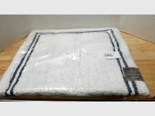 New bath rug 24 by 40 inch 