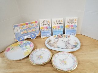 New disposable plates and napkins 