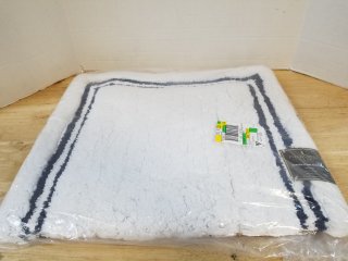 New Bath Rug 21x34