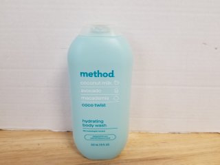 New hydrating body wash 18 oz