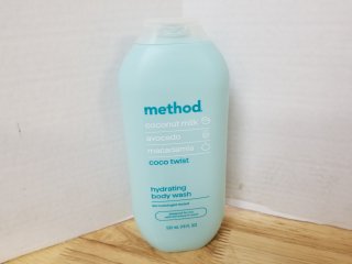 New hydrating body wash 18 oz