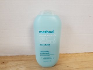 New hydrating body wash 18 oz