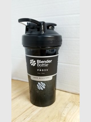 Blender Bottle Pro 24oz Odor Resistant