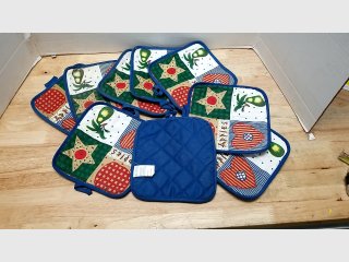 Patriotic Apple Quilted Pot Holders Set