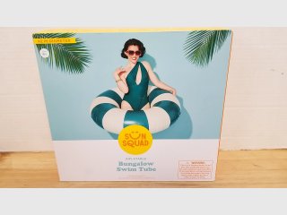 Squad Inflatable Swim Bungalow Tube