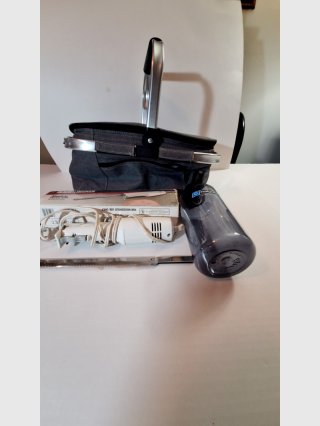 Electric knife,  water bottle, picnic basket