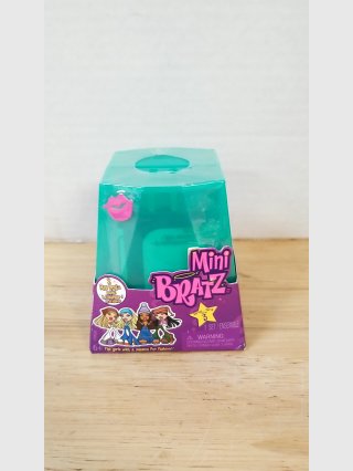 Mini Bratz 2 Doll Fashion Set