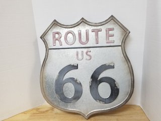 Metal wall hanging approx 24 by 20 inch 