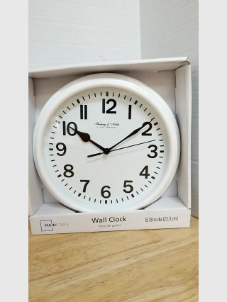 Mainstays White Wall Clock 8.75\"