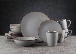 New 16 PC Pfaltzgraff set, nice