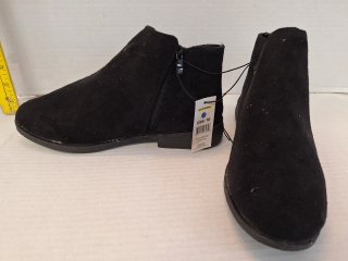 Ladies size 10 shoes