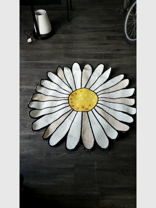 Daisy Shag Rug approx 50 inch