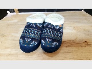 Acorn Blue Knit Fur-Lined Slippers, size 8-9