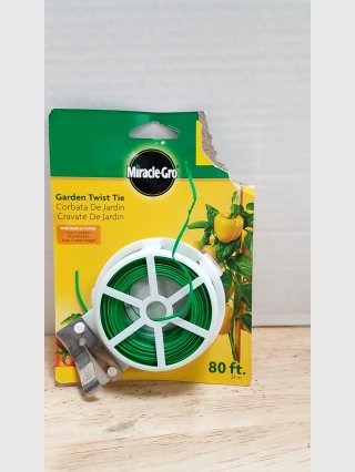 Miracle-Gro Garden Twist Tie 80 ft